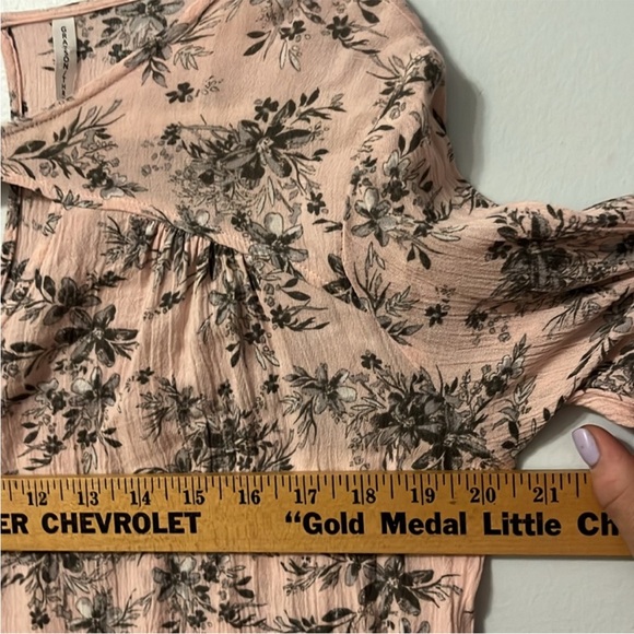 New Women's Grayson Threads Pink Gray Floral Design Crinkled Rayon Blouse Med - Picture 6 of 7